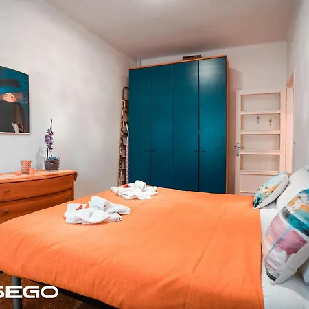 Apartment Dimora Al Teatro - Centro Storico Genoa